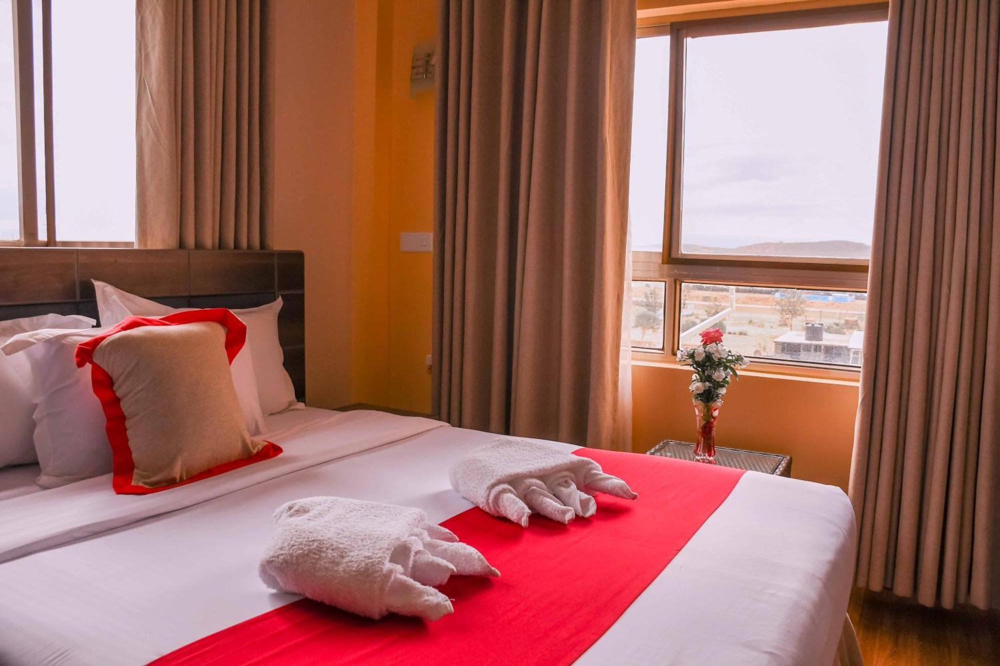 Buraha Zenoni Hotel And Resort Nakuru Buitenkant foto