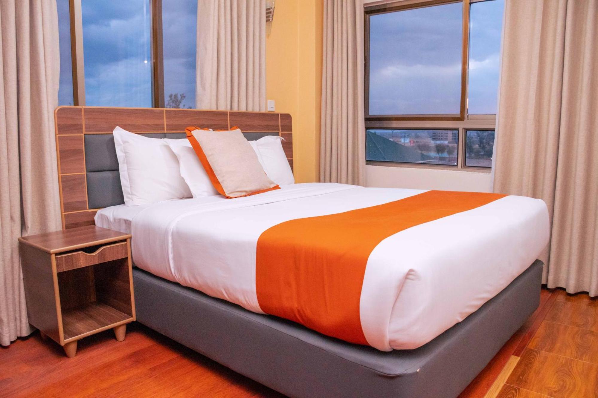 Buraha Zenoni Hotel And Resort Nakuru Buitenkant foto