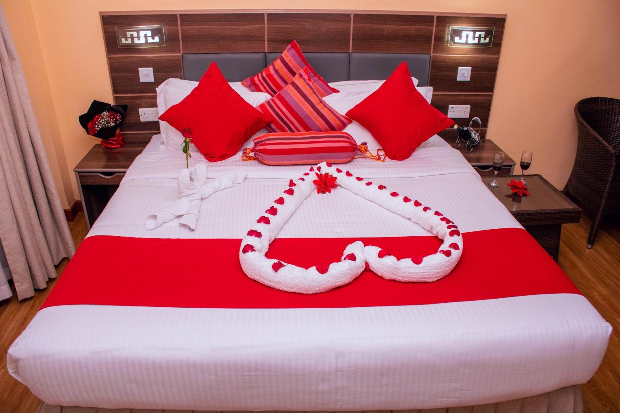 Buraha Zenoni Hotel And Resort Nakuru Buitenkant foto