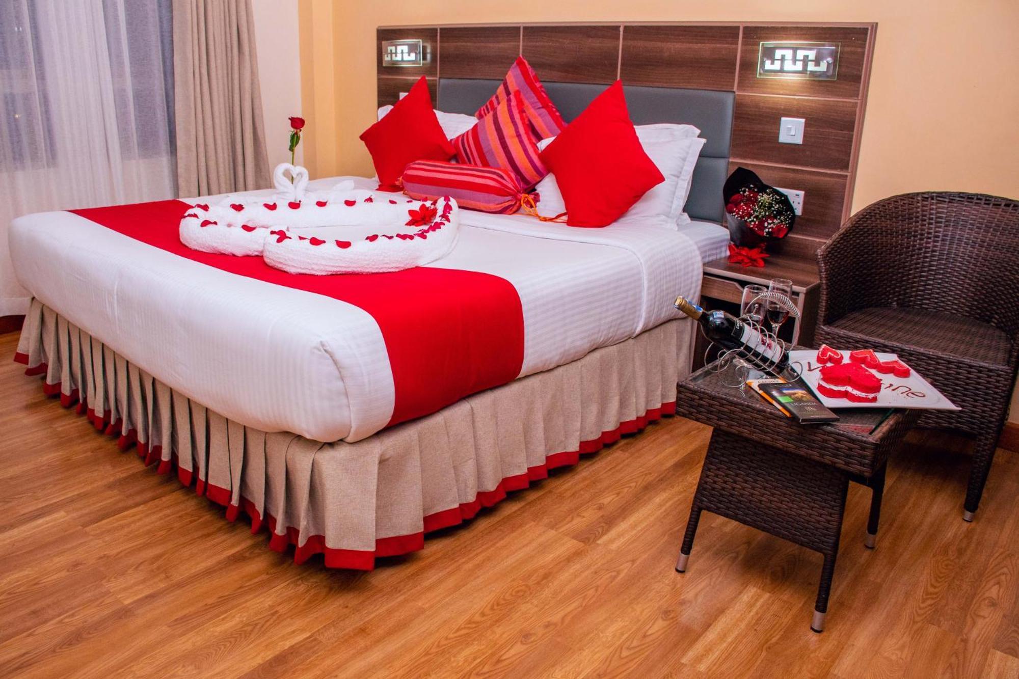 Buraha Zenoni Hotel And Resort Nakuru Buitenkant foto