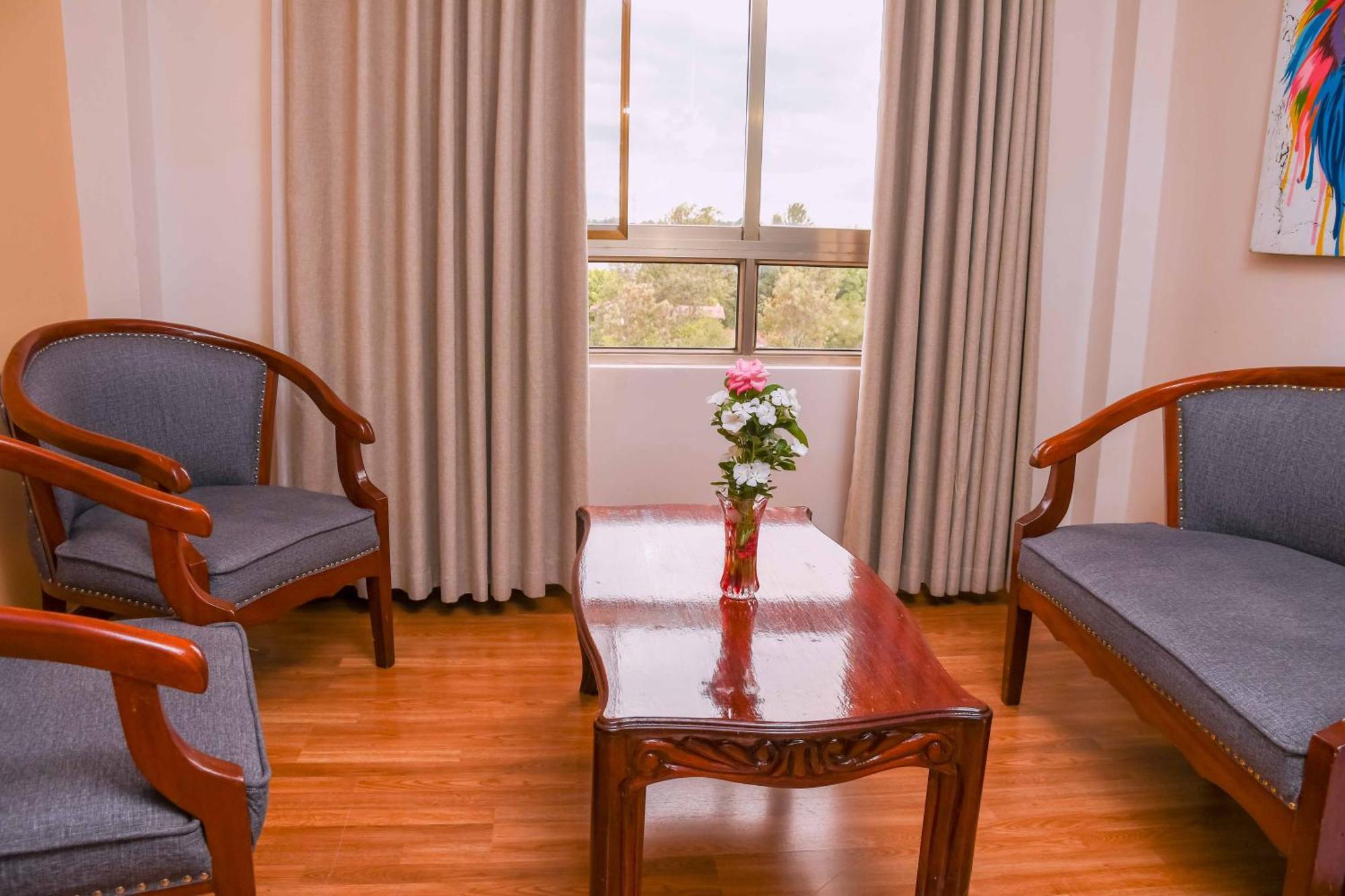 Buraha Zenoni Hotel And Resort Nakuru Buitenkant foto