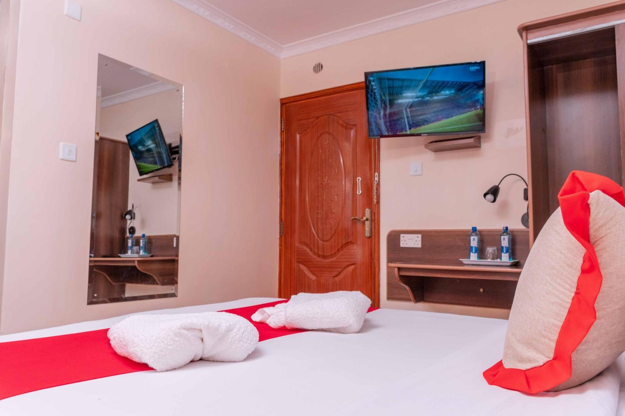 Buraha Zenoni Hotel And Resort Nakuru Buitenkant foto
