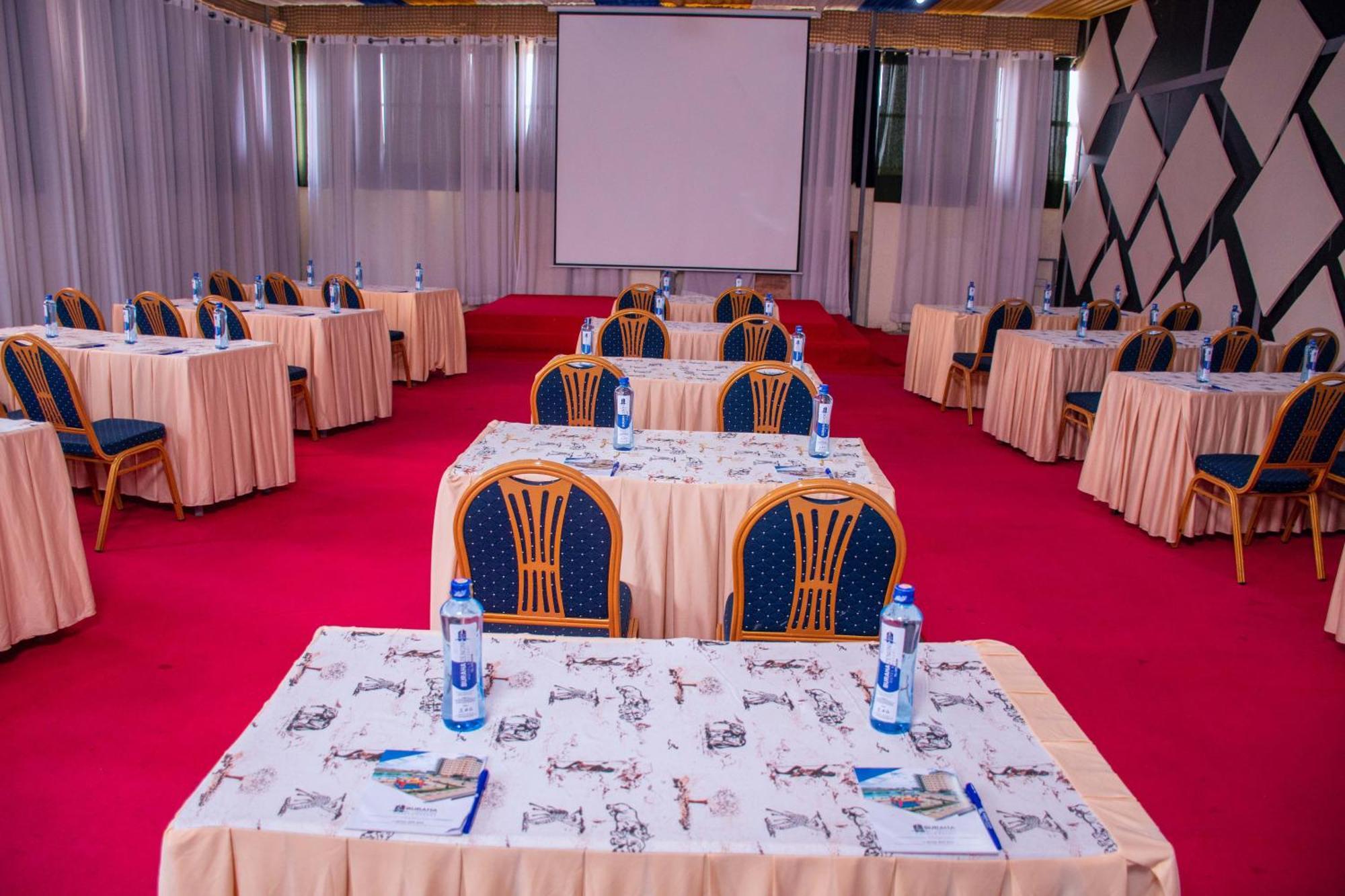 Buraha Zenoni Hotel And Resort Nakuru Buitenkant foto