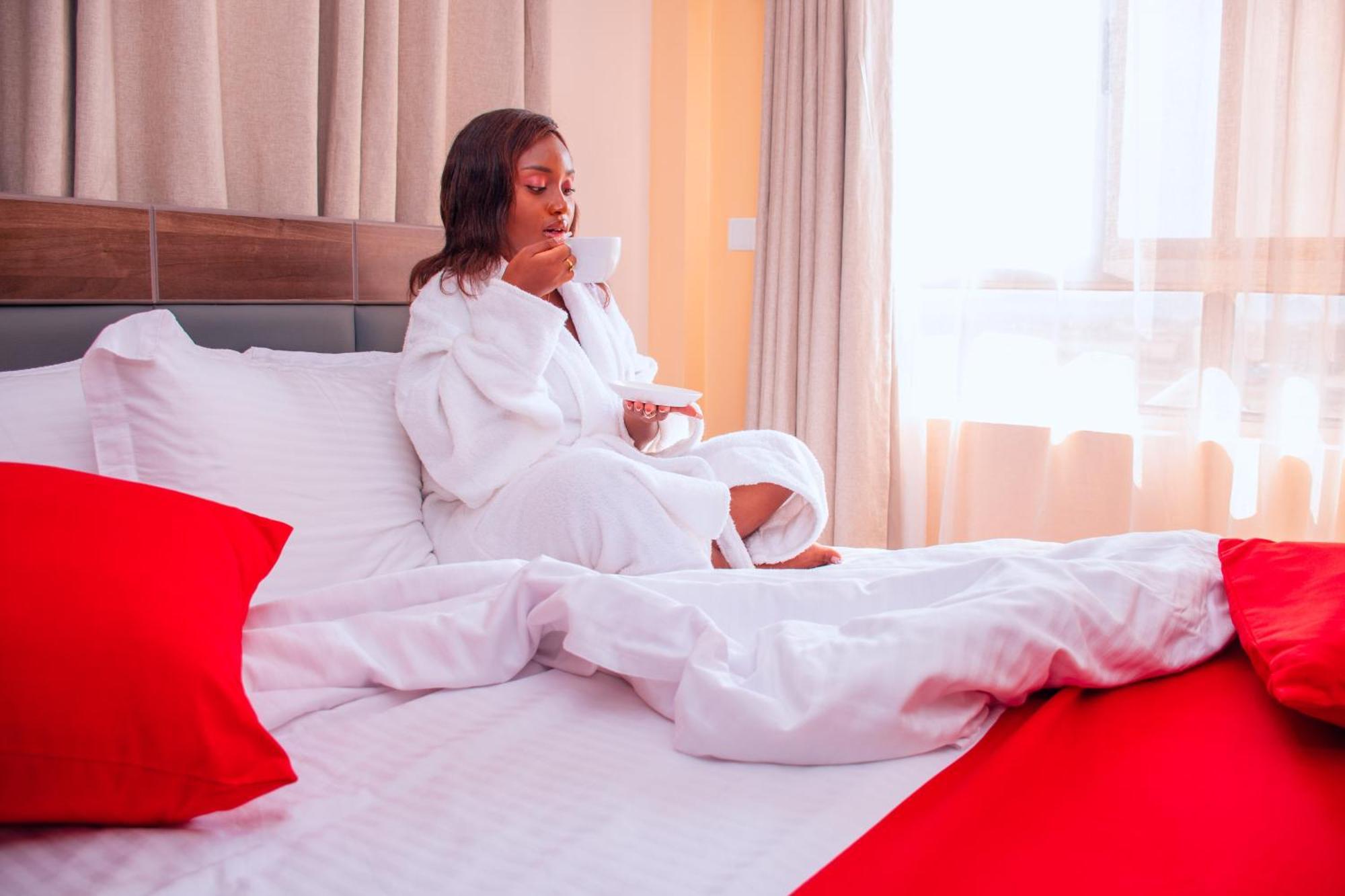 Buraha Zenoni Hotel And Resort Nakuru Buitenkant foto