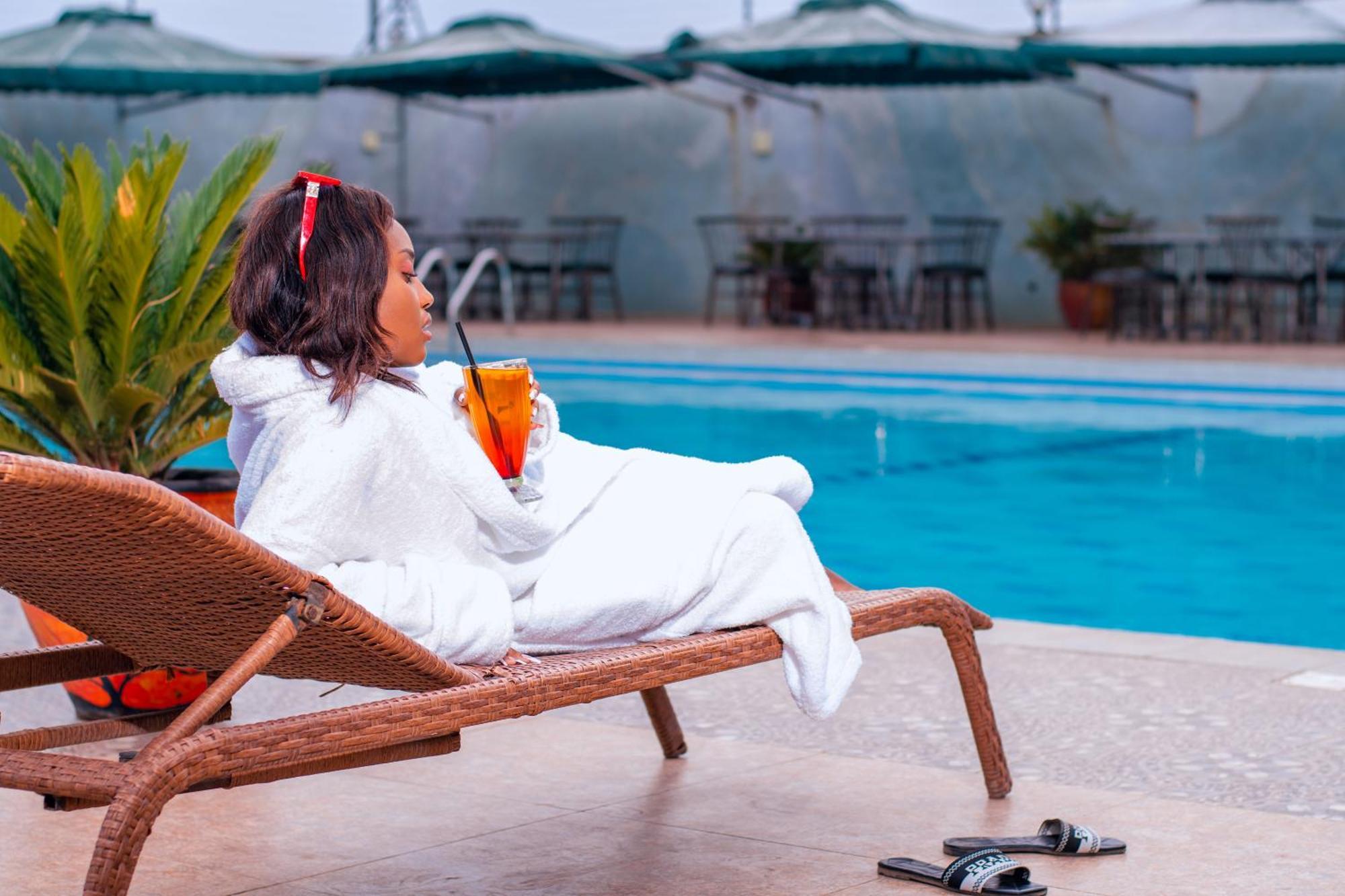 Buraha Zenoni Hotel And Resort Nakuru Buitenkant foto